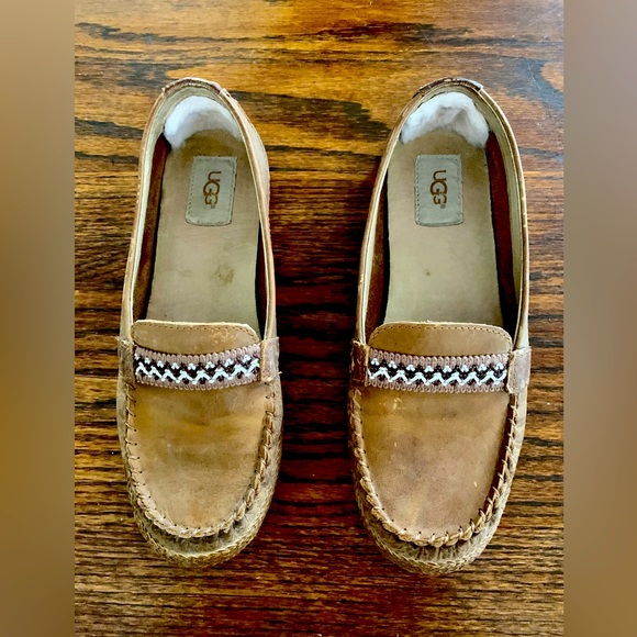 UGG Shoes - UGG Womens Tan Slip On Loafer Shoes